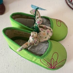 Green Fabric Shoes NWT (18)